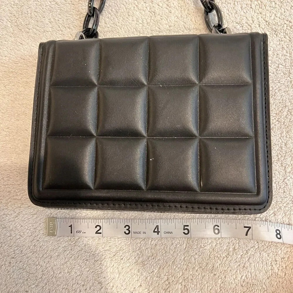 Black Quilted Handbag Chain Strap Plastic Womens Small Classic Grunge Punk - Picture 7 of 8